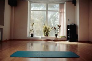 corso yoga equilibrio femminile trattamento reiki